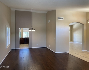 18976 N 92nd Way - Photo Thumbnail 7