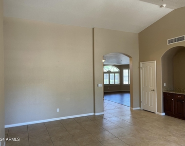 18976 N 92nd Way - Photo Thumbnail 9