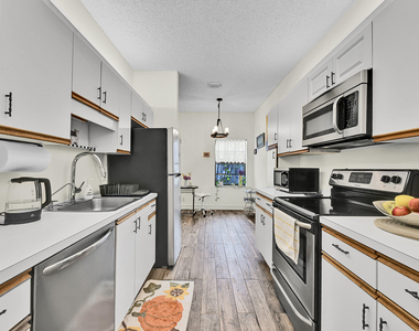 5390 Venetia Court - Photo Thumbnail 6