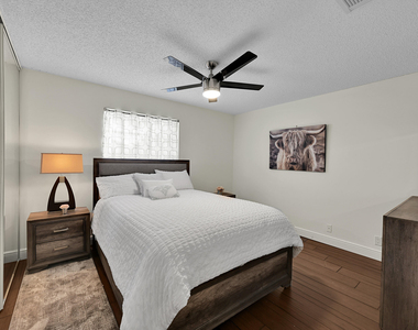5390 Venetia Court - Photo Thumbnail 18