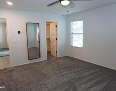 654 E Buckingham Avenue - Photo Thumbnail 11