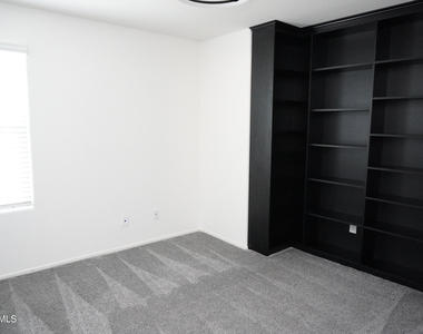 654 E Buckingham Avenue - Photo Thumbnail 15