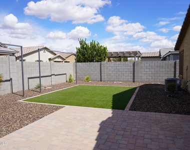 654 E Buckingham Avenue - Photo Thumbnail 12