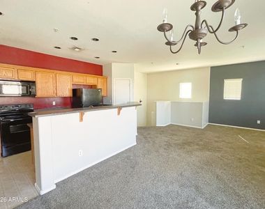 1417 N 80th Lane - Photo Thumbnail 8