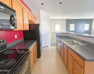 1417 N 80th Lane - Photo Thumbnail 7