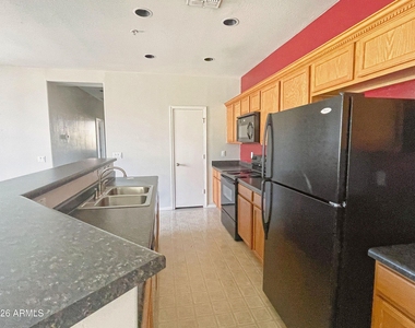 1417 N 80th Lane - Photo Thumbnail 5