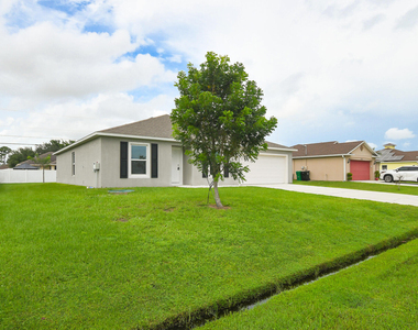 3076 Sw Lucerne Street Sw - Photo Thumbnail 2
