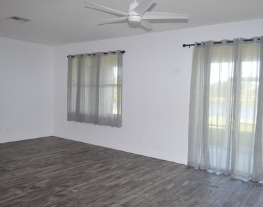 519 Nw Ember Way - Photo Thumbnail 6
