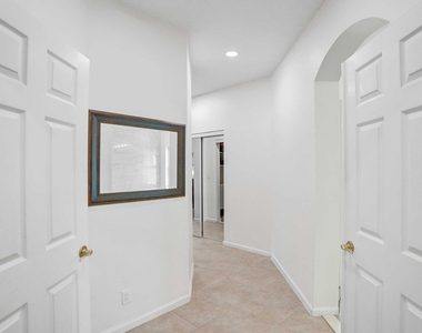 11329 Nw 65th Manor - Photo Thumbnail 16