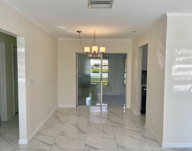 131 Nw 14th Street - Photo Thumbnail 4