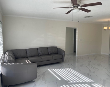 131 Nw 14th Street - Photo Thumbnail 3