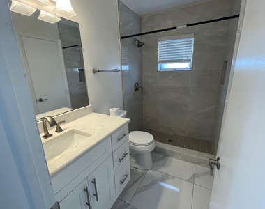 131 Nw 14th Street - Photo Thumbnail 12