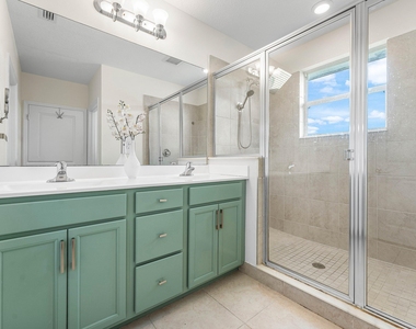 4392 Veleiros Avenue - Photo Thumbnail 13