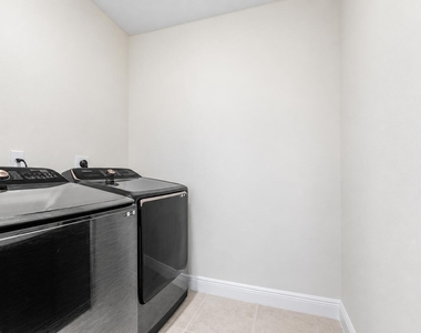4392 Veleiros Avenue - Photo Thumbnail 26