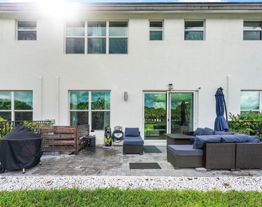 4392 Veleiros Avenue - Photo Thumbnail 20