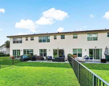 4392 Veleiros Avenue - Photo Thumbnail 23
