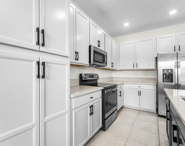 4392 Veleiros Avenue - Photo Thumbnail 8