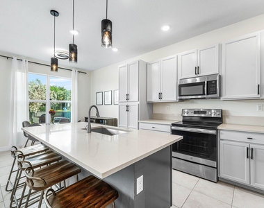 4392 Veleiros Avenue - Photo Thumbnail 6
