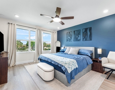 4392 Veleiros Avenue - Photo Thumbnail 11