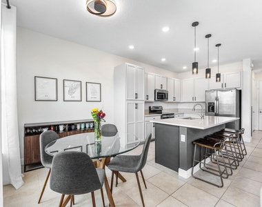 4392 Veleiros Avenue - Photo Thumbnail 5