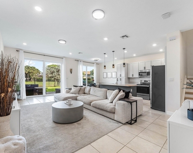 4392 Veleiros Avenue - Photo Thumbnail 1