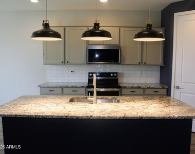 35966 W Santa Monica Avenue - Photo Thumbnail 6