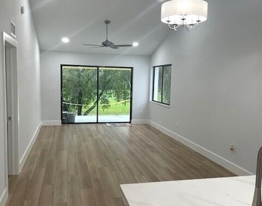 4225 Gator Trace Avenue - Photo Thumbnail 2