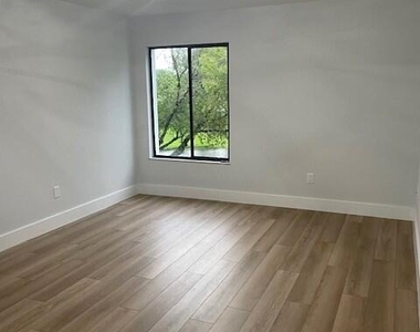 4225 Gator Trace Avenue - Photo Thumbnail 7