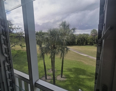2661 S Course Drive - Photo Thumbnail 16