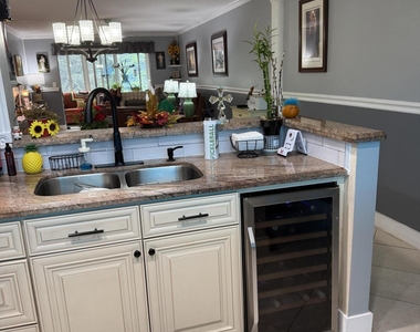 2402 Antigua Circle - Photo Thumbnail 4