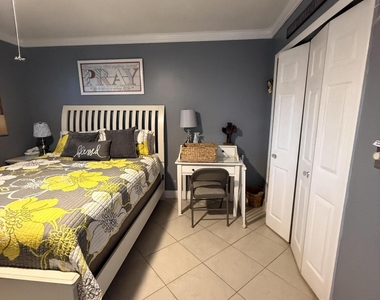 2402 Antigua Circle - Photo Thumbnail 36