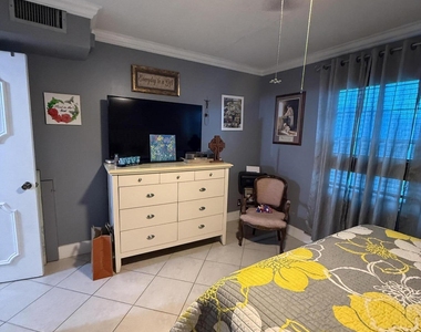2402 Antigua Circle - Photo Thumbnail 37
