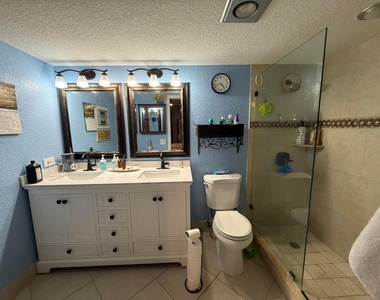 2402 Antigua Circle - Photo Thumbnail 27