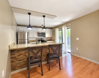 5711 57th Way - Photo Thumbnail 4
