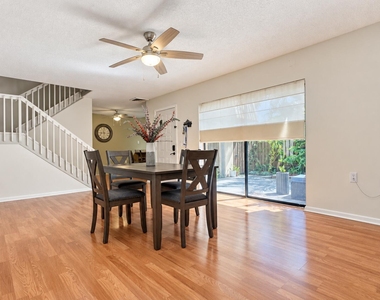 5711 57th Way - Photo Thumbnail 3