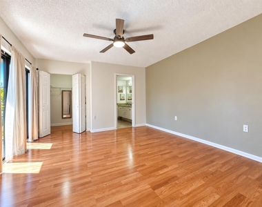 5711 57th Way - Photo Thumbnail 7