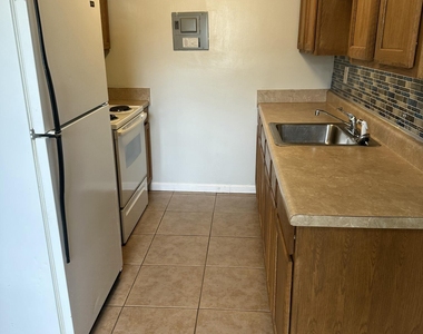 2733 Ne 1st Terrace - Photo Thumbnail 14