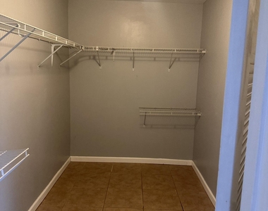 2733 Ne 1st Terrace - Photo Thumbnail 26