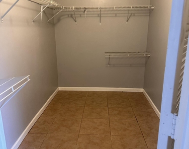2733 Ne 1st Terrace - Photo Thumbnail 27