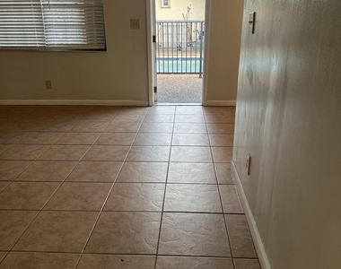 2733 Ne 1st Terrace - Photo Thumbnail 22