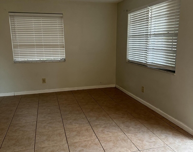2733 Ne 1st Terrace - Photo Thumbnail 36