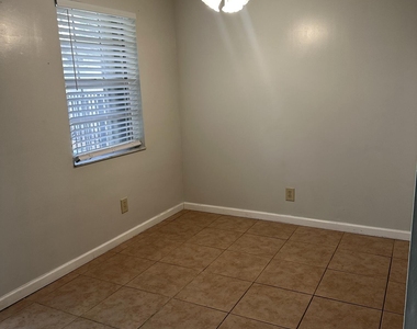 2733 Ne 1st Terrace - Photo Thumbnail 33