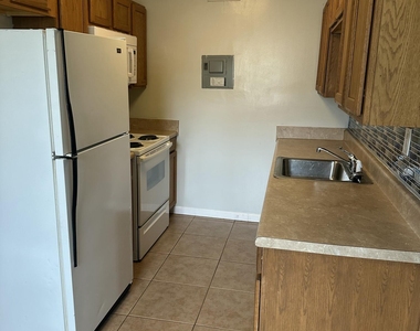 2733 Ne 1st Terrace - Photo Thumbnail 17