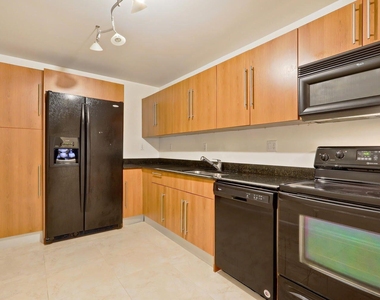 3001 S Ocean Drive - Photo Thumbnail 10