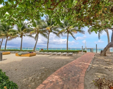 3001 S Ocean Drive - Photo Thumbnail 13