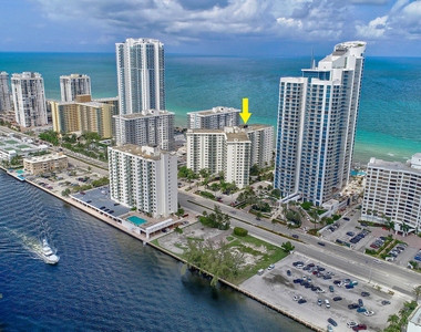 3001 S Ocean Drive - Photo Thumbnail 16