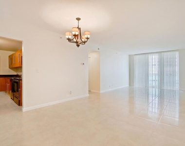 3001 S Ocean Drive - Photo Thumbnail 1