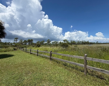 1597 Se Berkshire Boulevard - Photo Thumbnail 34