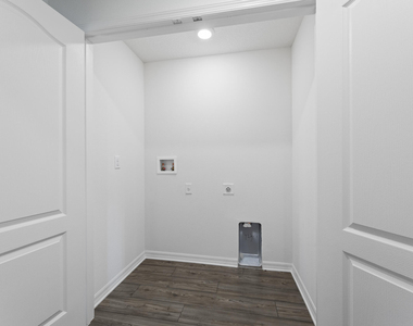 1597 Se Berkshire Boulevard - Photo Thumbnail 23