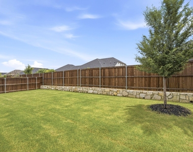 905 Bluebell Street - Photo Thumbnail 33